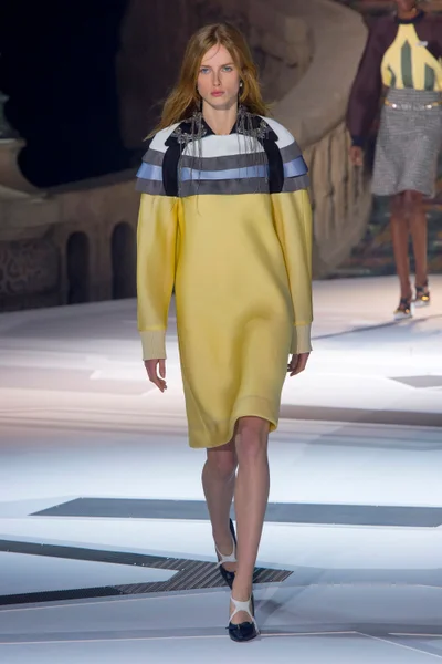 Look 12